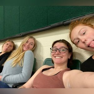 Meet your Posher, Mia